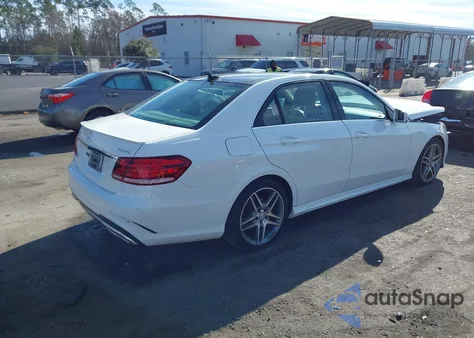 2015 Mercedes-Benz E 350 4Matic z USA, uszkodzony, nr VIN WDDHF8JB0FB101753